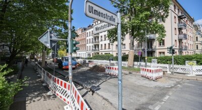 Schildbürgerstreich auf der Chemnitzer Weststraße - Erst frisch markiert, dann abgefräst: 115 Meter auf der Weststraße. Die Baustelle soll bis 10. Juni dauern. 