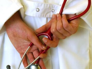 Schlaganfall: Chefarzt stellt neue Therapien vor - 