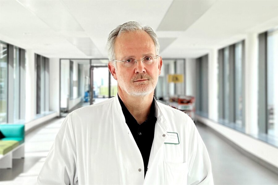 Schlaganfall-Tag im Zwickauer Rathaus - Dr. Stefan Merkelbach ist Chefarzt der Klinik für Neurologie am HBK in Zwickau. Foto: Patricia Langbein/HBK
