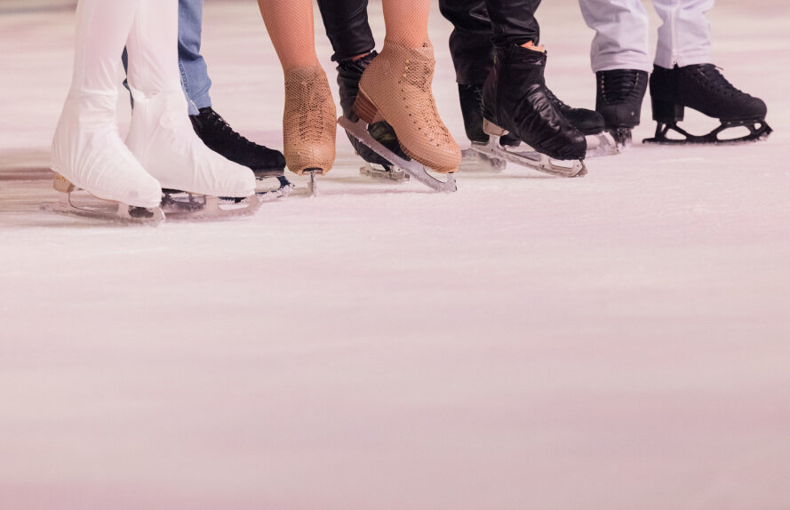 Schließung der Eishalle Greiz: Weitere Sportler aus dem Vogtland sehen Gefahr - Ob die Teilnehmer des Kurses Eiskunstlaufen aus Mylau in diesem Winter ihre Eislaufstiefel in Greiz schnüren können, ist derzeit alles andere als sicher. 