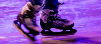 Schlittschuh an und los: Eis-Arena kommt - Ab 27. November soll der Johannisplatz in Limbach-Oberfrohna zur Eisbahn werden, auf der man Schlittschuhlaufen kann. 