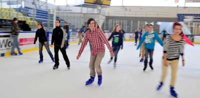 Schlittschuhlaufen im Eissportzentrum - 