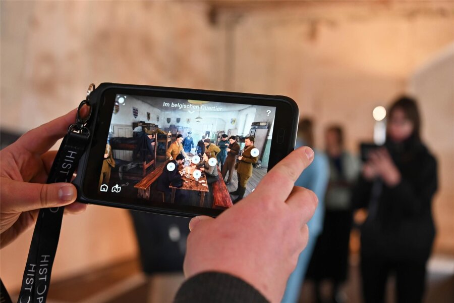 Schloss Colditz als neues Erlebnis: Mit dem interaktiven Guide durch die Geschichte - Eröffnung des Museums Schloss Colditz: Mit dem „Histopad“ lässt sich das Schloss auf ganz neue Art entdecken.