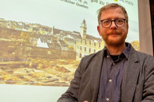 Schloss liefert Stoff für spannendes Buch - Archäologe Jörg Wicke hat die Geschichte des Plauener Schlosses am Donnerstagabend spannend und kurzweilig erzählt.