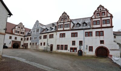 Schloss-Sanierung in Glauchau wird erheblich teurer - Der Südflügel von Schloss Forderglauchau: Allein die Kosten für die Sanierung des ehemaligen Marstalls würden von knapp 800.000 Euro auf ungefähr 1,1 Millionen Euro steigen.