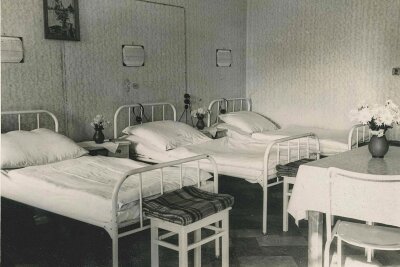 Schloss Waldenburg sucht historische Fotos aus seiner Zeit als Heilstätte und Krankenhaus - Ein Patientenzimmer der damaligen TBC-Heilstätte im Schloss Waldenburg.