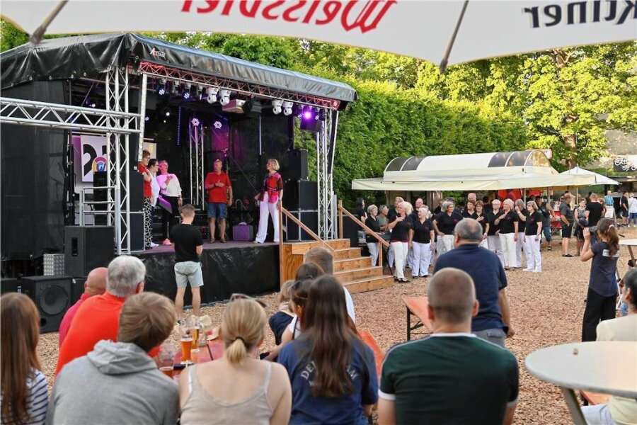 Schlossgartenfest in Wechselburg ein Erfolg - Die Laiendarsteller widmeten sich dieses Jahr keinem historischen, sondern einem aktuellen Thema: der Kulturhauptstadt Chemnitz.