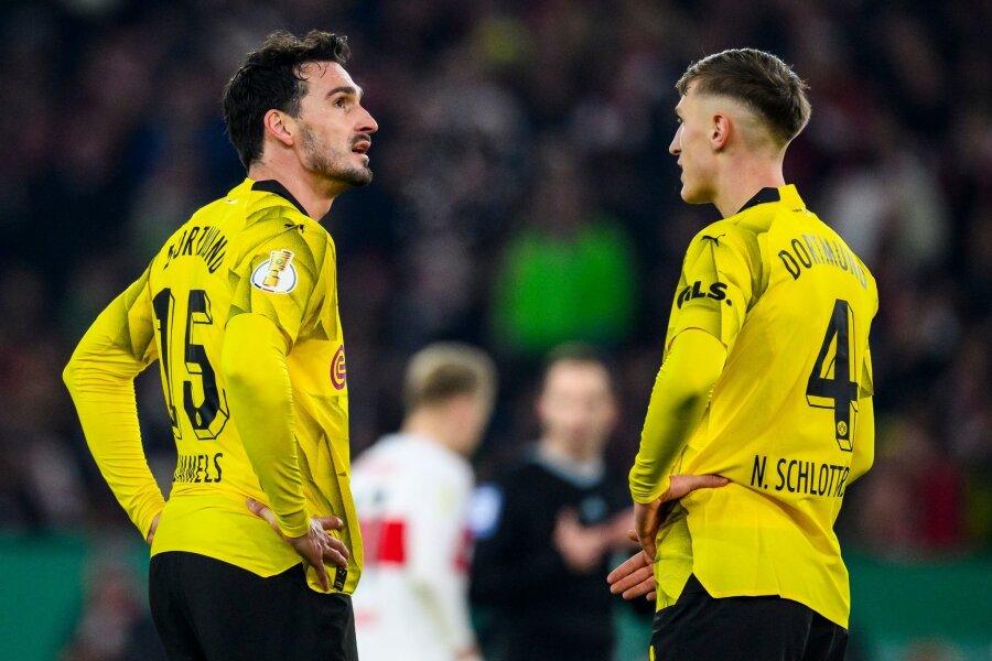 Schlotterbecks EM-Ticket kein Signal für Hummels - Mats Hummels (l) und Nico Schlotterbeck sind Teamkollegen beim BVB - und bald auch bei der Nationalmannschaft?