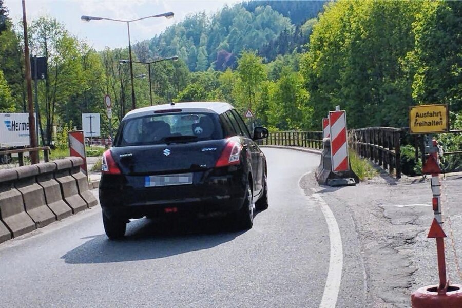 Schmale Brücken: Autofahrer brauchen in Neuhausen weiterhin Geduld - Seit Jahren tut sich nichts an den eingeschränkten Brücken in Neuhausen. 