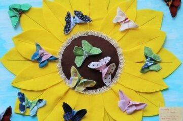 Schmetterlinge "fliegen" in Klinik - Das Geschenk der Rodewischer Schüler. 