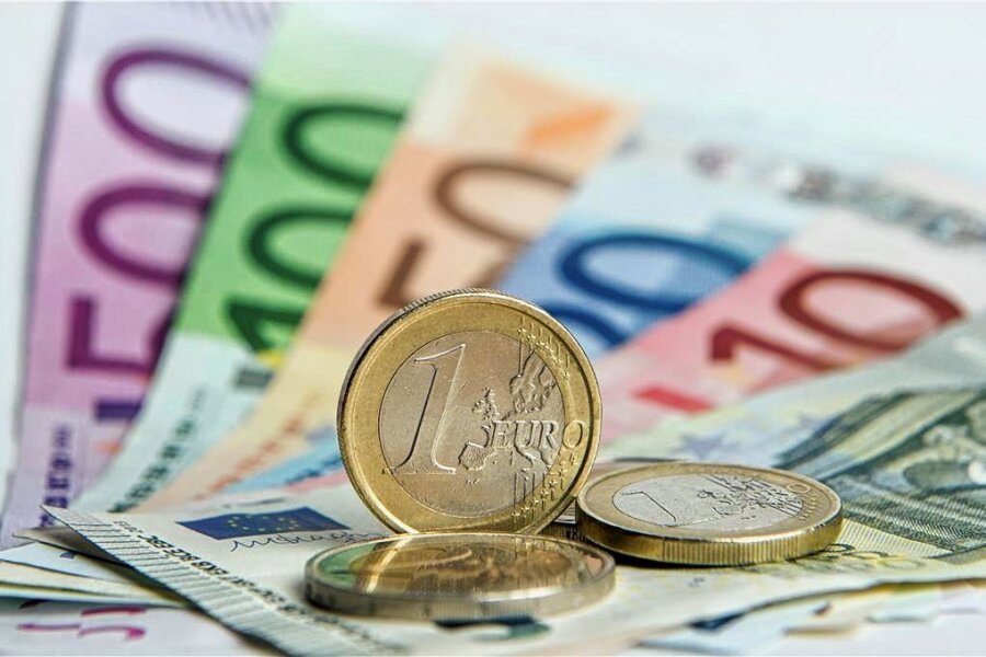 Schmierereien: Reinsdorf stellt 1000 Euro Prämie zur Aufklärung zur Verfügung - 1000 Euro stellt die Gemeinde Reinsdorf zur Verfügung, um die Fälle von Schmierereien aufzuklären. 