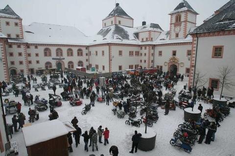 Schnee-Chaos: Traditionelles Wintertreffen in Augustusburg fällt aus - 