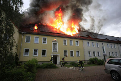 Bei diesem Feuer in Schneeberg entstanden 800.000 Euro Schaden.