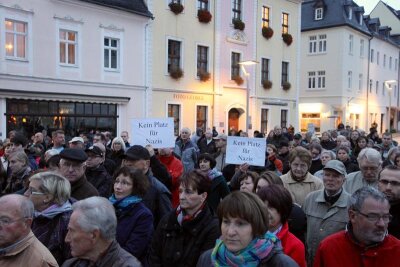 Schneeberg: 900 Menschen gehen gegen Rassismus auf die Straße - 