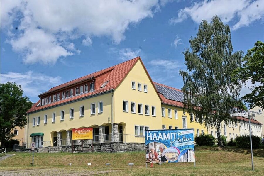Schneeberger Großvermieter investiert 19 Millionen Euro in seinen Bestand - Die WBG will in den nächsten Jahren stärker investieren. An dem Gebäude an der Glück-Auf-Straße ist bereits eine Fotovoltaik-Anlage installiert.