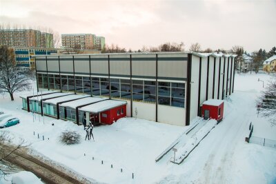 Schneelast: Freiberger Sporthalle dicht gemacht - 