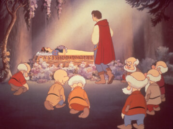 Szene aus Disneys erstem Zeichentrickfilm "Schneewittchen und die sieben Zwerge" von 1937.
