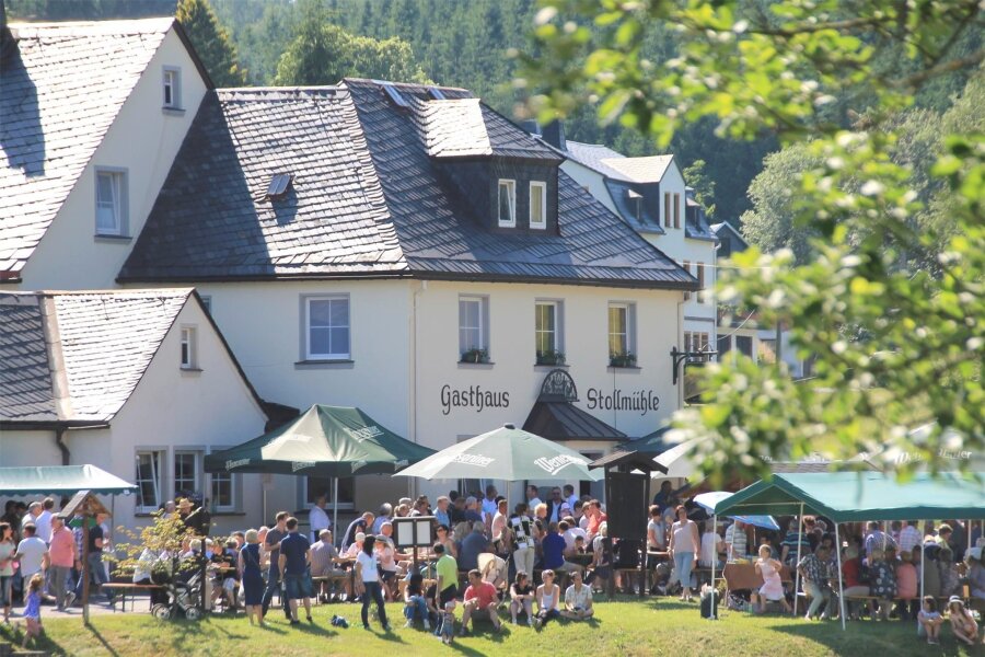 Schnitzergaudi, Bergwiesenfest, Festwoche und Showtanz: Das sollten sich Familien im Westerzgebirge vormerken - Das Bergwiesenfest in Stützengrün bietet in diesem Jahr wieder viel Sehenswertes.
