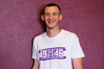 Schock-Diagnose Hodenkrebs: Omar Sijaric von Erzgebirge Aue spricht über seine Krankheit - Omar Sijaric hat sein Lächeln wiedergefunden.