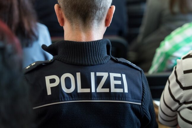 "Schockanruf" vom Anwalt: Zwickauer Polizei warnt vor Betrügern am Telefon - 