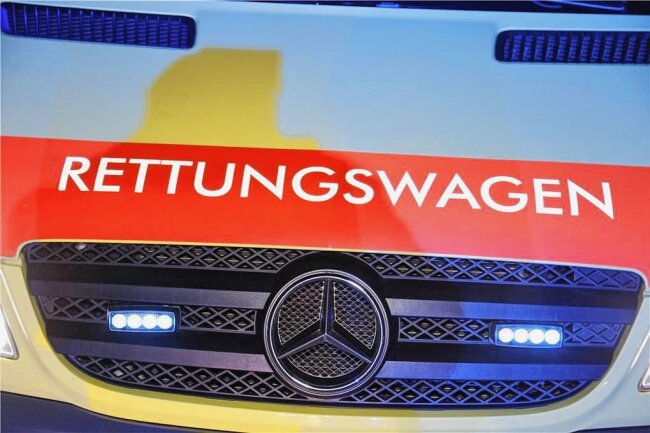 Schönheide soll Rettungswache bekommen - Mit dem Bau einer neuen Rettungswache in Schönheide geht es vor allem um die Einhaltung der gesetzlich vorgeschriebenen Rettungsfrist von zehn Minuten, in denen nach Eingang des Notrufs Hilfe vor Ort sein sollte. Foto: Haertelpress/Archiv