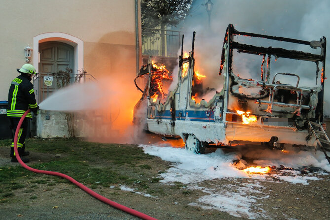 Schon wieder brennt ein Auto in Lößnitz - Offenbar keine Brandstiftung - 