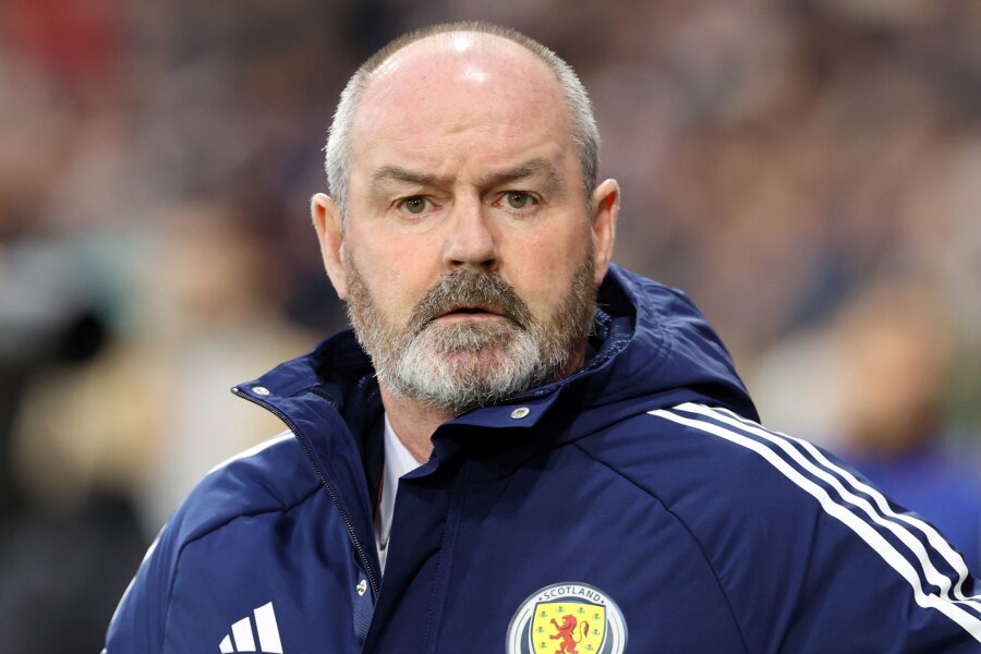 Schottland müht sich gegen Gibraltar - Kane-Tor für England - Schottlands Cheftrainer Steve Clarke.