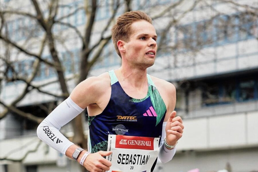 Schritt für Schritt in Richtung Olympianorm - Sebastian Hendel auf dem Weg zu seiner Halbmarathon-Bestzeit in Berlin. 