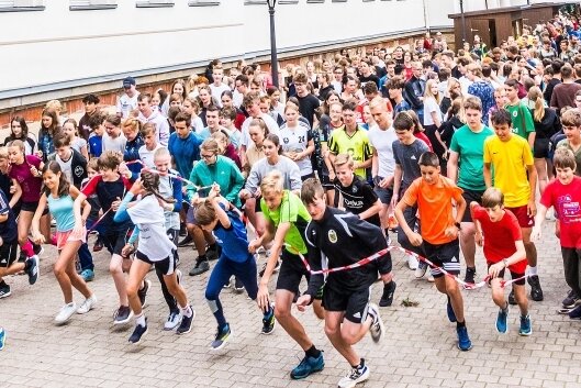 Schüler erlaufen 25.000 Euro - Spendenlauf des Gymnasiums Marienberg.