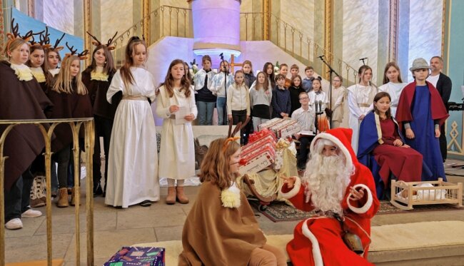 Schüler singen für kleinen Rudi - 