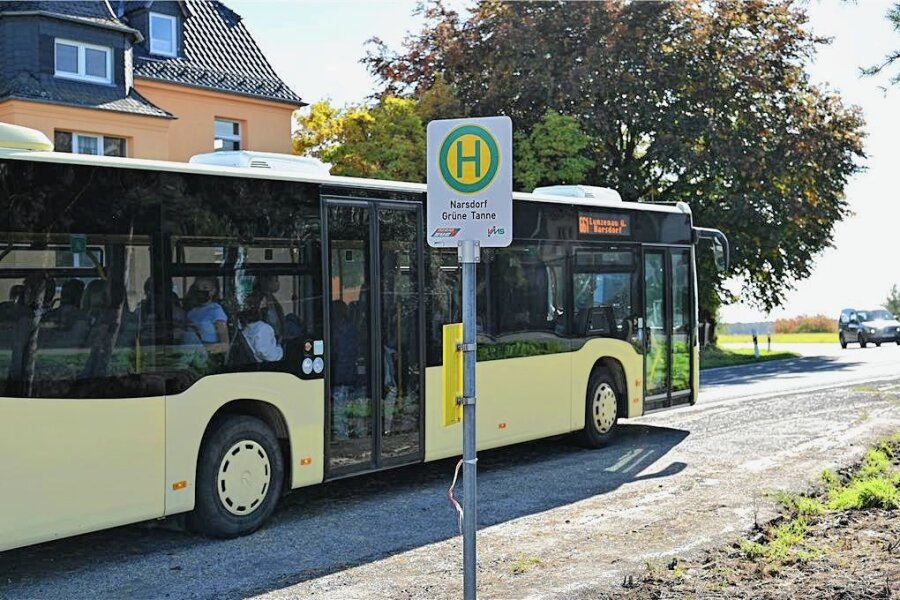 Schülertransport in Mittelsachsen bleibt zentral gesteuert - Viele Kinder in Mittelsachsen gelangen mit dem Bus zur Schule. Das organisiert weiterhin der Verkehrsverbund Mittelsachsen. 