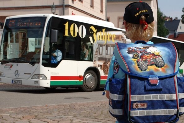Schülerverkehr im Landkreis Zwickau: Elternbeitrag sinkt um bis zu 95 Euro pro Monat - 