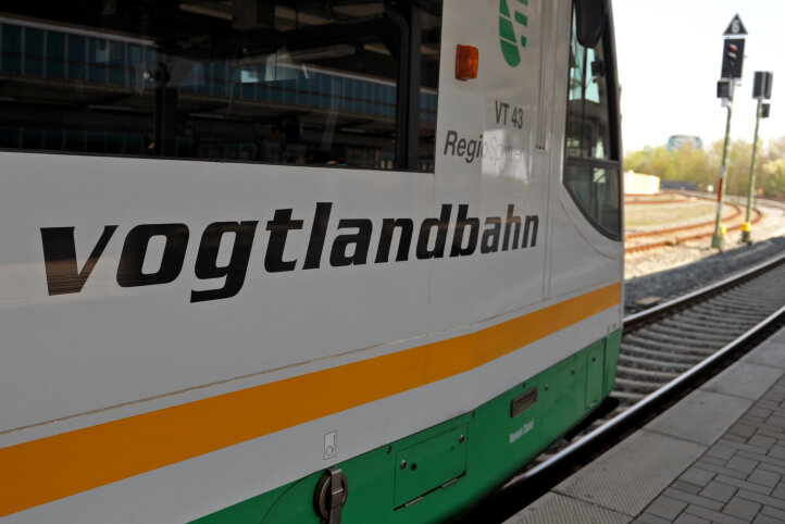 Bereits mehrmals mussten Kinder aus Grünbach Züge der Vogtlandbahn verlassen. Was dabei besonders kritisiert wird, ist die Kommunikation des Verkehrsunternehmens. 