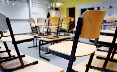 Schule in Chemnitz geschlossen - Vater verärgert wegen fehlender Notbetreuung - 