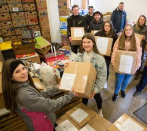 Schulen sammeln Sachspenden und Geld für Ukraine-Flüchtlinge - Schülerinnen und Schüler der Evangelischen Oberschule in Großrückerswalde haben Hygieneprodukte für ukrainische Flüchtlinge gesammelt.