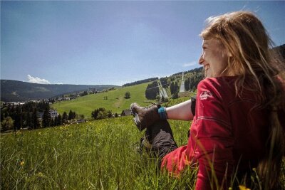 Schwacher Juni am Fichtelberg: Lockt eine Extremwanderung die Touristen? - Die Fichtelbergregion ist bei Wanderern beliebt. Nächstes Jahr soll eine renommierte Wanderveranstaltung, erstmals in Oberwiesenthal Station machen und Hunderte Teilnehmer auf verschiedene Strecken locken. 