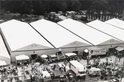Schwarzenberg: Eine Messe für Verbraucher wird neu aufgelegt - Mit großen Zelten für die Aussteller auf dem Festplatz startete 1991 die Ergeba in Schwarzenberg. 