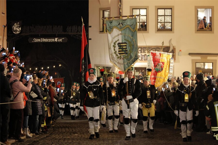 Schwarzenberg erlebt rekordverdächtige Bergparade - Die Bergparde in Schwarzenberg lockte tausende Besucher an.