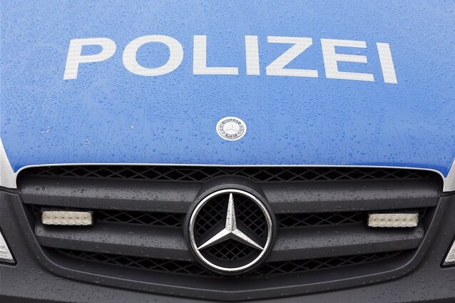 Schwarzenberg: Radlader stürzt Hang hinab - Fahrer schwer verletzt - 