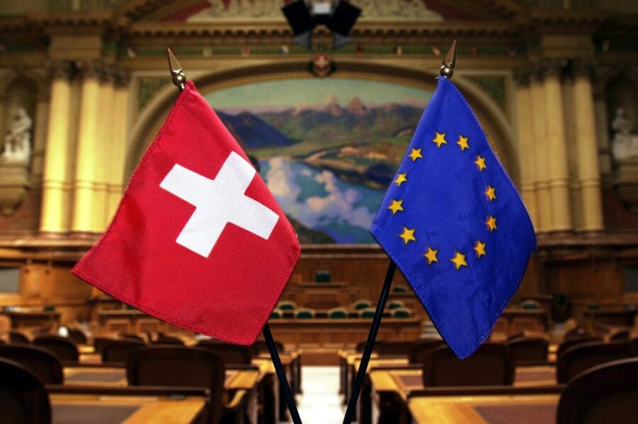 Schweiz übernimmt EU-Sanktionen gegen Russland - 