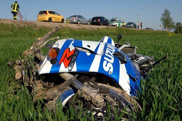 Ein 42-Jähriger Motorradfahrer erlitt bei dem Unfall in Lauenhain schwerste Verletzungen.