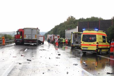 Schwere Unfälle auf der A4 - Stau in Richtung Dresden und Thüringen - 