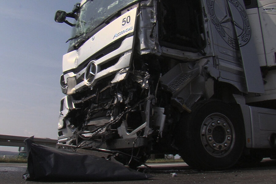 Schwerer Lkw-Unfall auf A72 - 
