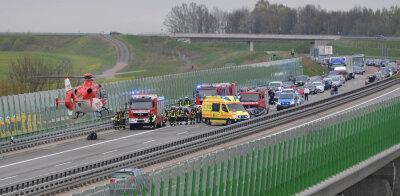 Schwerer Unfall auf A 72 - Autobahn zwei Stunden lang gesperrt - 