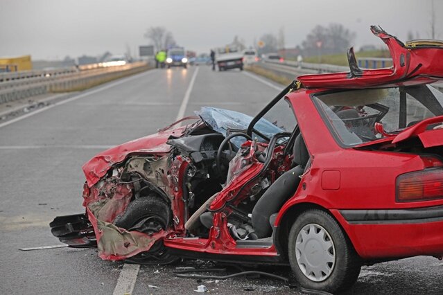 Schwerer Unfall auf dem Autobahnzubringer in Reinsdorf - 
