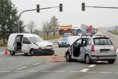 Schwerer Unfall auf der Kreuzung Heinzebank - 