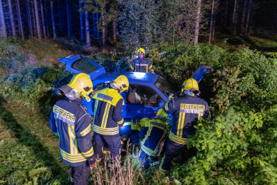 Schwerer Unfall auf S 301 bei Schöneck - 