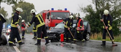 Schwerer Unfall nahe Neuensalz: Skoda kracht in Wohnmobil - 
