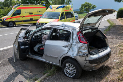 Schwerer Verkehrsunfall auf B175 zwischen Geringswalde und Rochlitz - 
