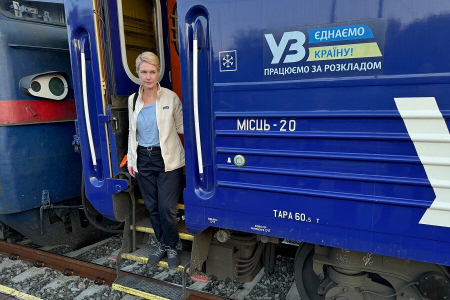 Schwesig in Kiew: "Die Ukraine muss diesen Krieg gewinnen" - Manuela Schwesig (SPD) ist mit dem Zug in die Ukraine gereist.